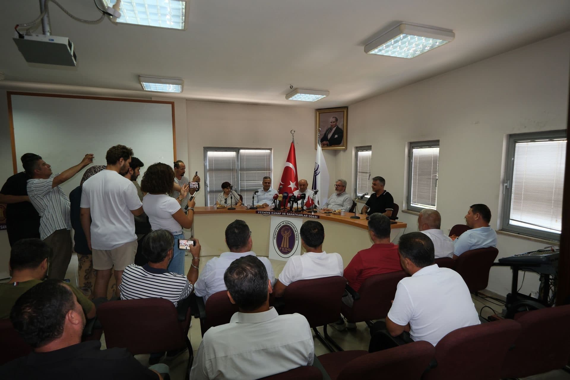Ak Parti Muğla Milletvekilimiz Sayın Yakup Otgöz, Ak Parti Fethiye İlçe Başkanı Sayın Kadir Sarıhan ve beraberindeki kıymetli heyete nazik ziyaretlerinden dolayı teşekkür ederiz. - Galeri 6