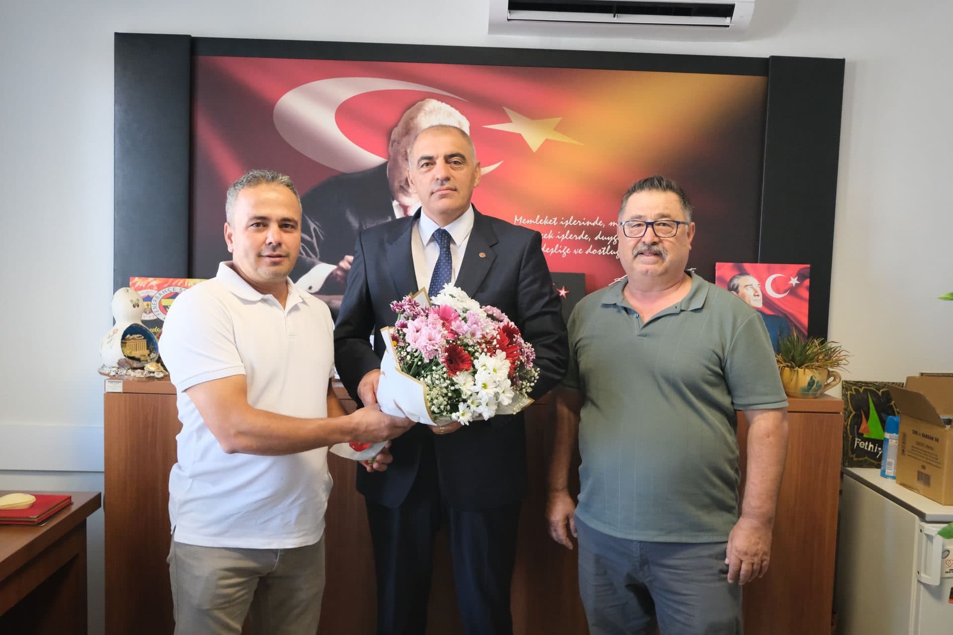 Zabıta Haftası dolayısıyla Fethiye Zabıta Müdürümüz Sayın Salim Uludağ’ı makamında ziyaret ettik. - Galeri 1